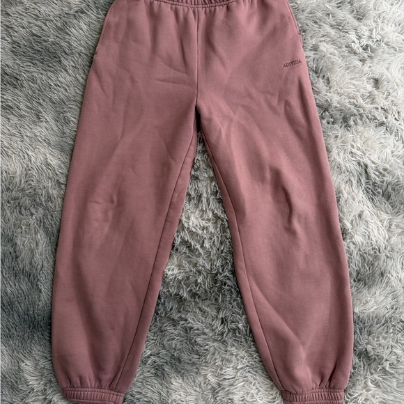 Aritzia Pants - Aritzia Mega Fit Sweatfleece Cozy Fit Small